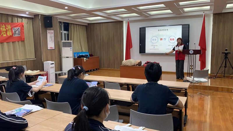小标题：编程课程，不仅仅是代码的学习